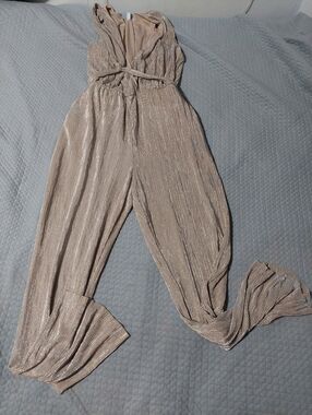 NY Collection Sleeveless Metallic Pleated Jumpsuit in Champagne Beige